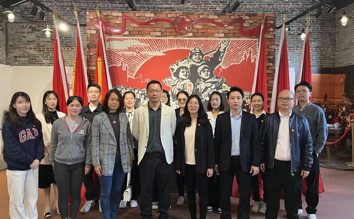 學(xué)思踐悟二十大  一心向黨筑未來——電子口岸公司黨支部開展主題黨日活動